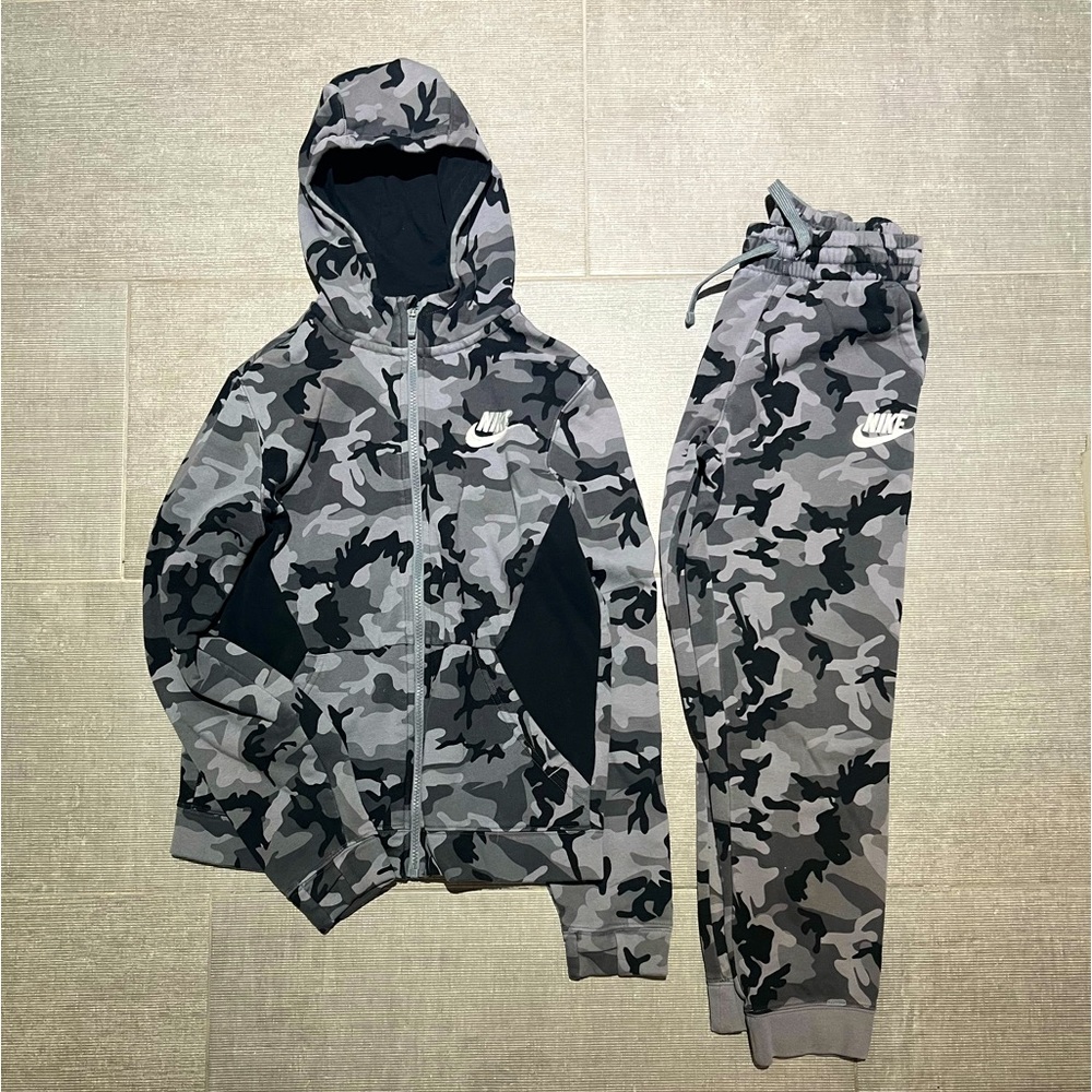 Boys Youth Nike Snow Camo Sweatsuit Set